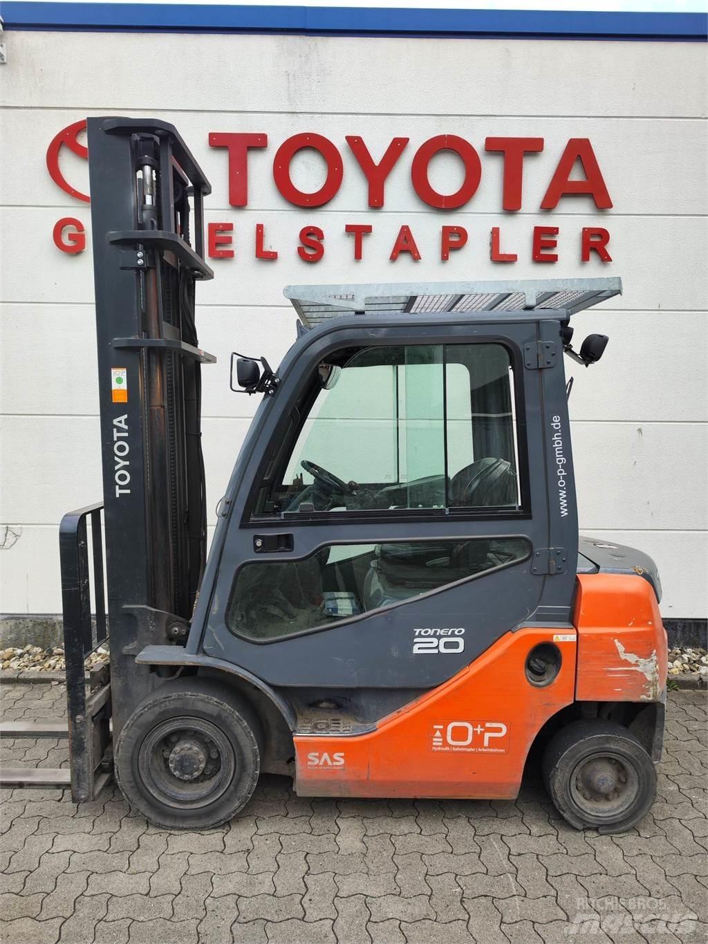 Toyota 02-8FDF20 Diesel Stapler