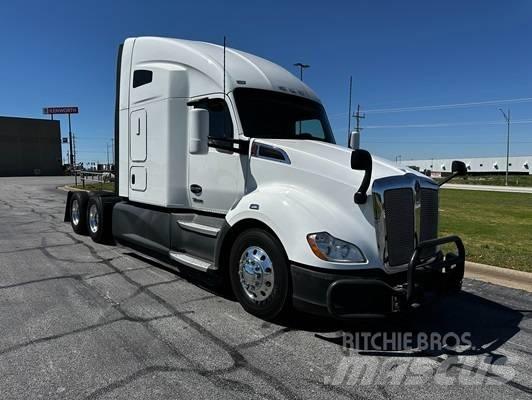 Kenworth T 680 Sattelzugmaschinen