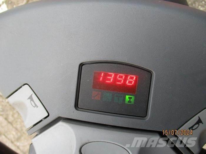 BT SWE 080L Deichselstapler
