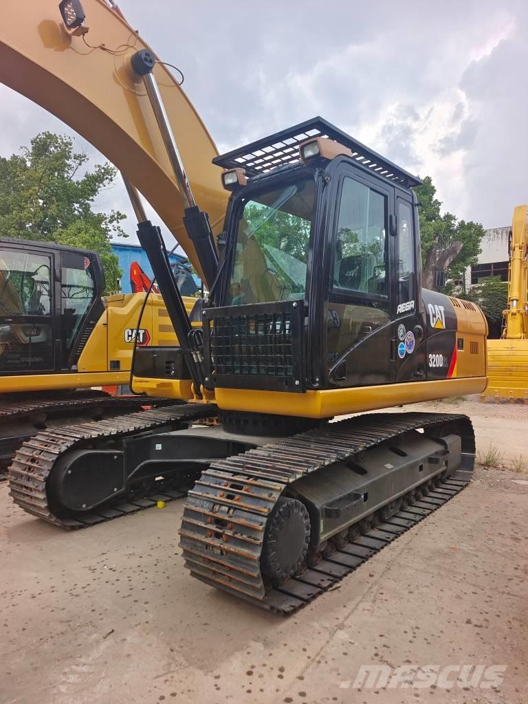 CAT 320 D2L Raupenbagger