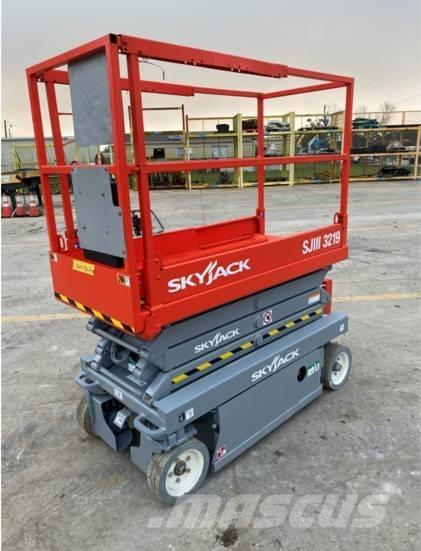 SkyJack SJ III 3219 Scheren-Arbeitsbühnen