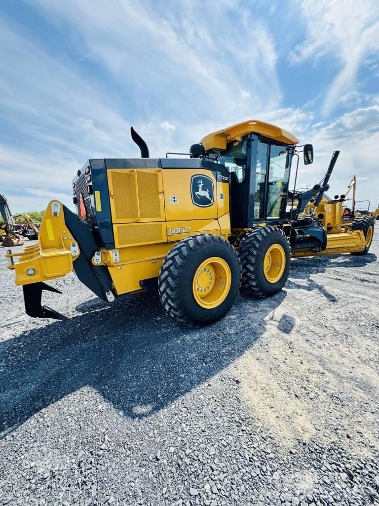 DEERE 672G Grader