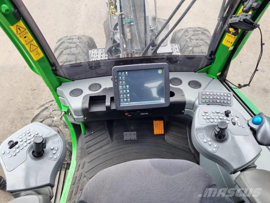 John Deere 1170 G Harvester