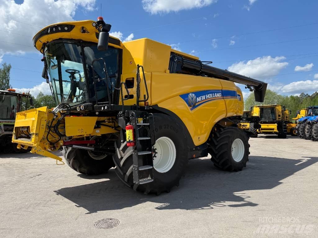New Holland CX 8.90 Mähdrescher
