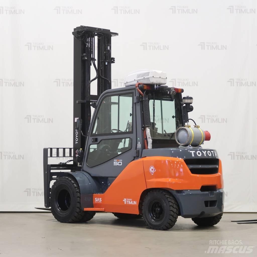Toyota 8FG50N Gas Stapler