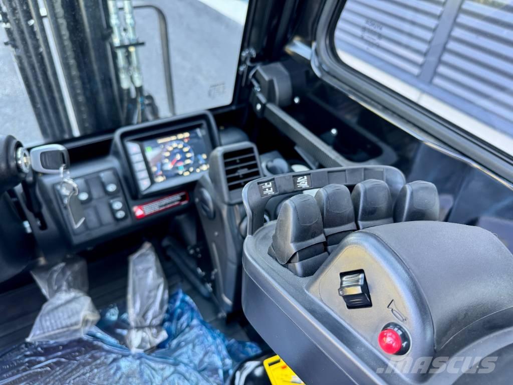 Hyundai 35DN-9V Diesel Stapler