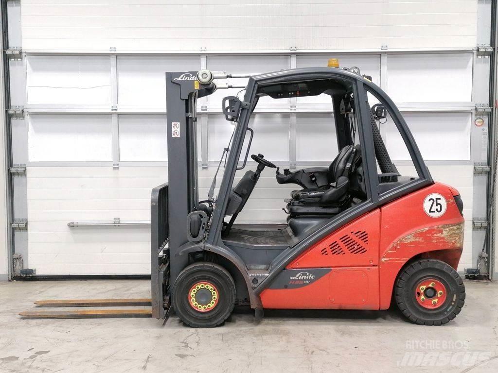 Linde H25D-02 Diesel Stapler