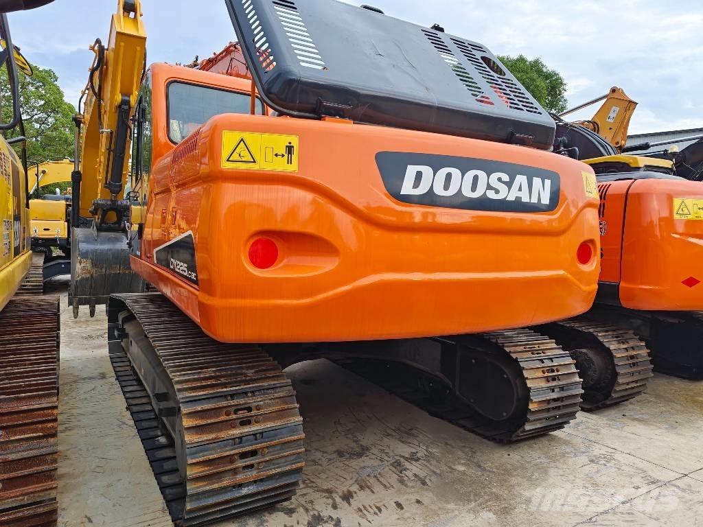 Doosan DX225LC-9C Raupenbagger