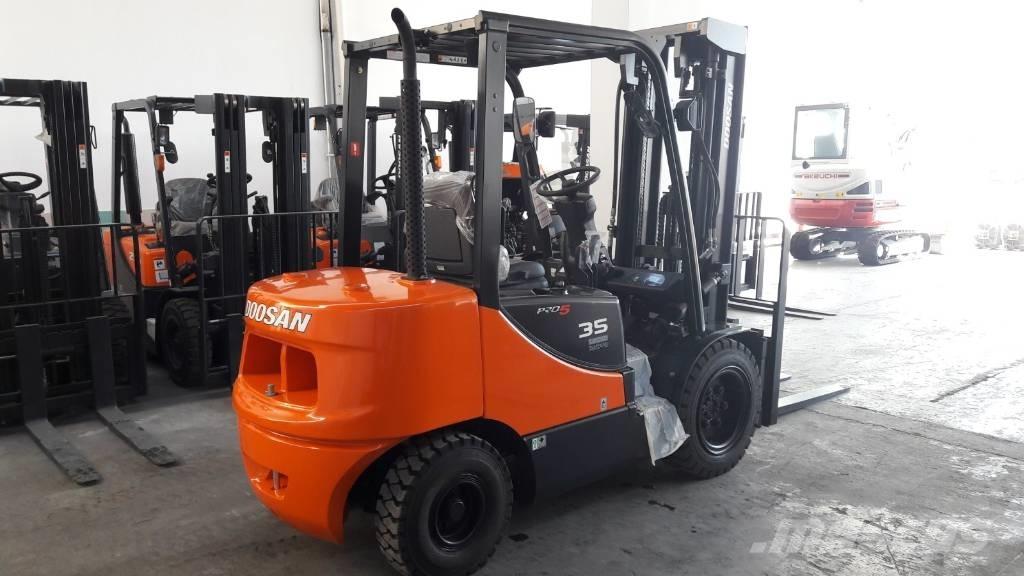 Doosan D35 C-5 Diesel Stapler