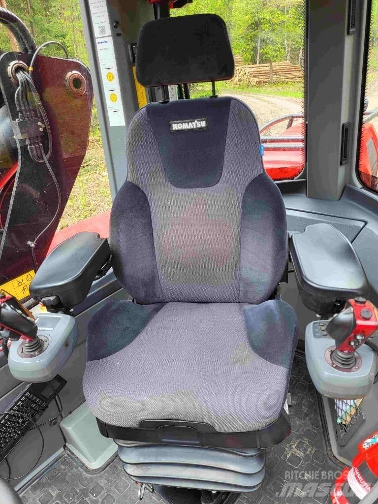 Komatsu 931 XC Harvester