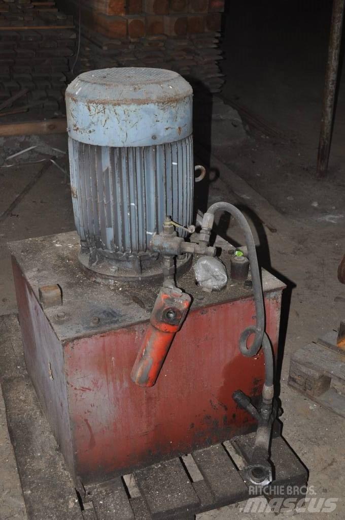  Pompa hydrauliczna Sonstige Forstmaschinen