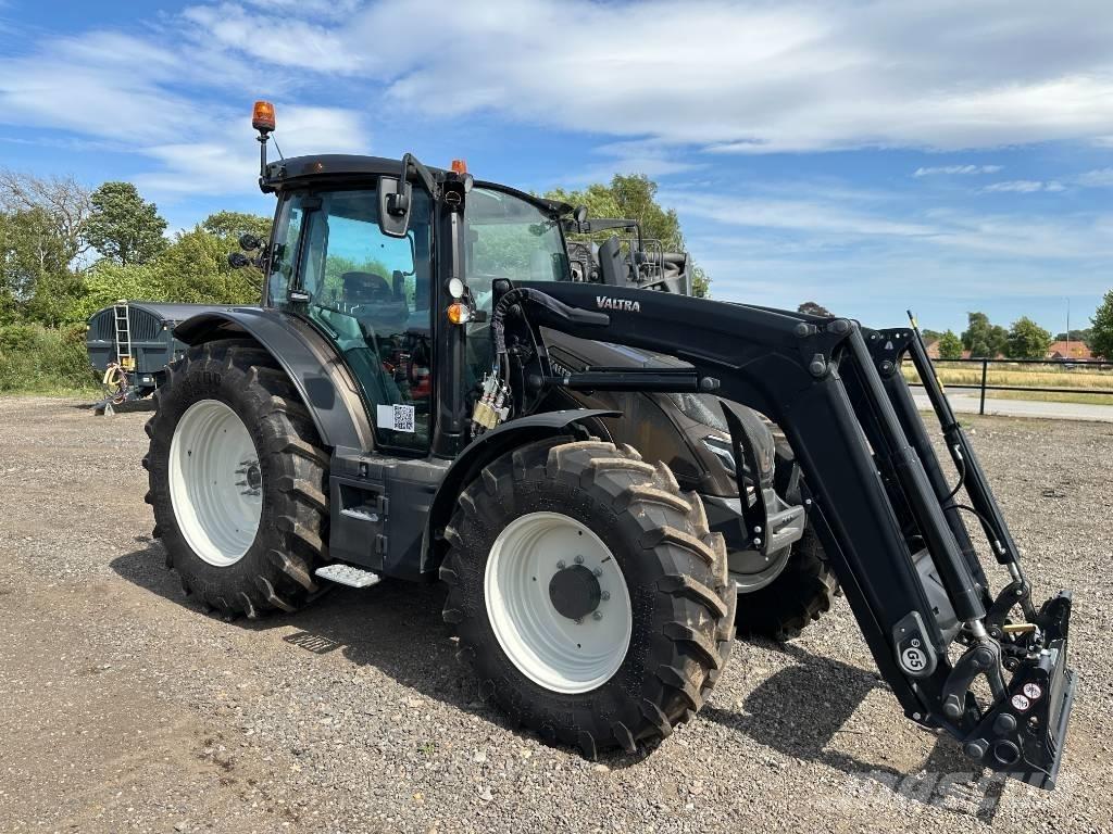 Valtra G 135 A Traktoren