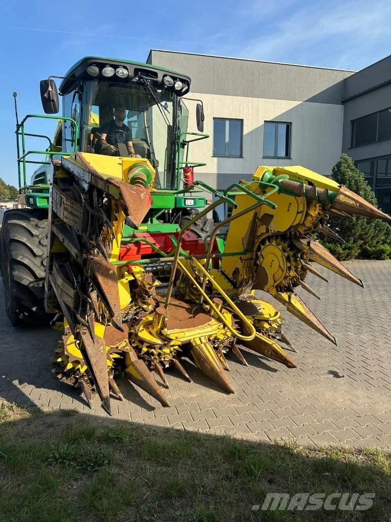 John Deere 7300 Selbstfahrende Häcksler
