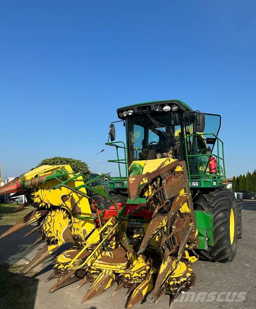 John Deere 7300 Selbstfahrende Häcksler
