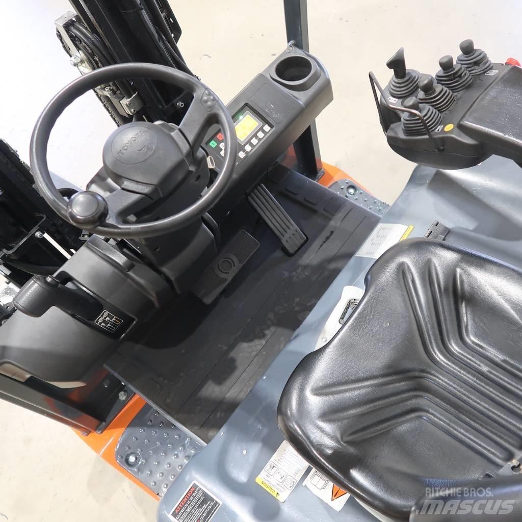 Toyota 8FBMT25 Elektro Stapler