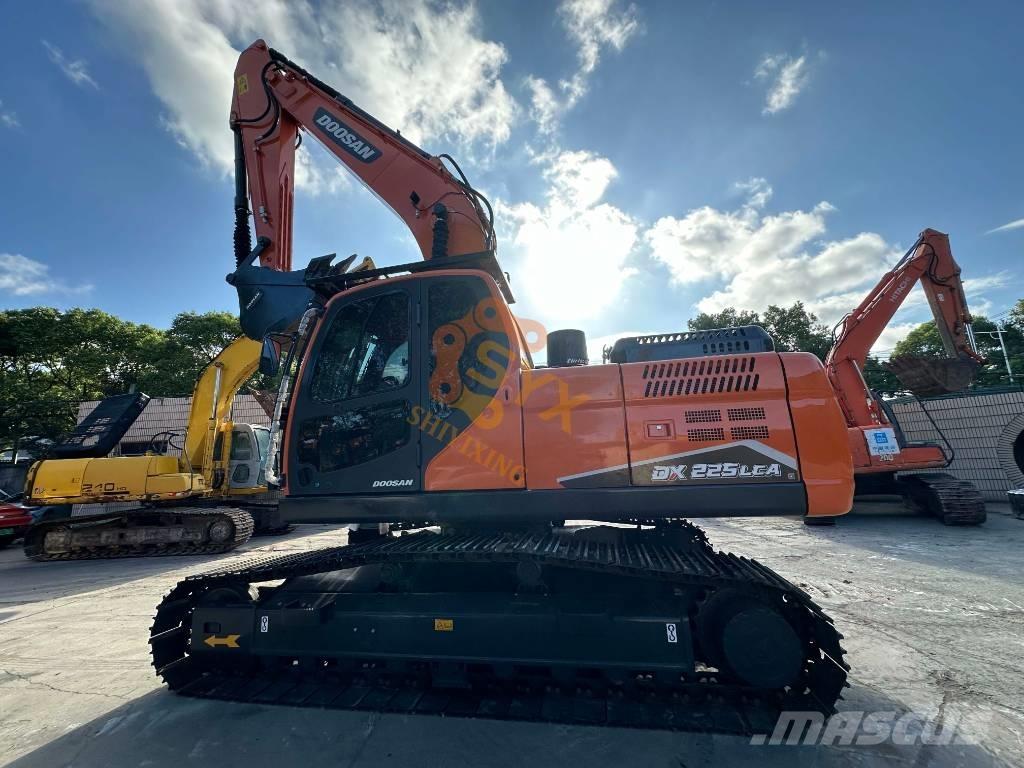 Doosan DX 225 LCA Raupenbagger