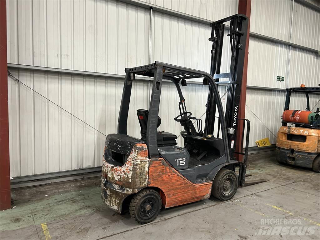 Toyota 02-8FDF15 Diesel Stapler