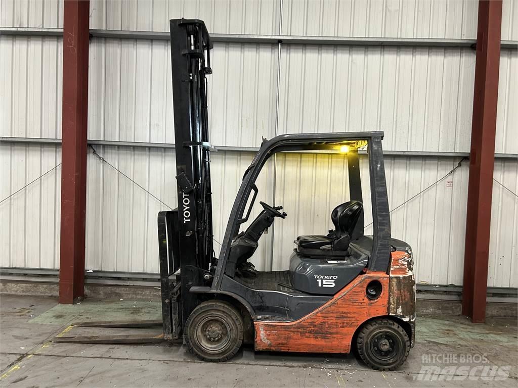 Toyota 02-8FDF15 Diesel Stapler