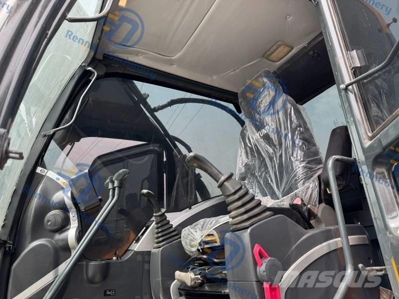 Hyundai 225 LC-9S Raupenbagger