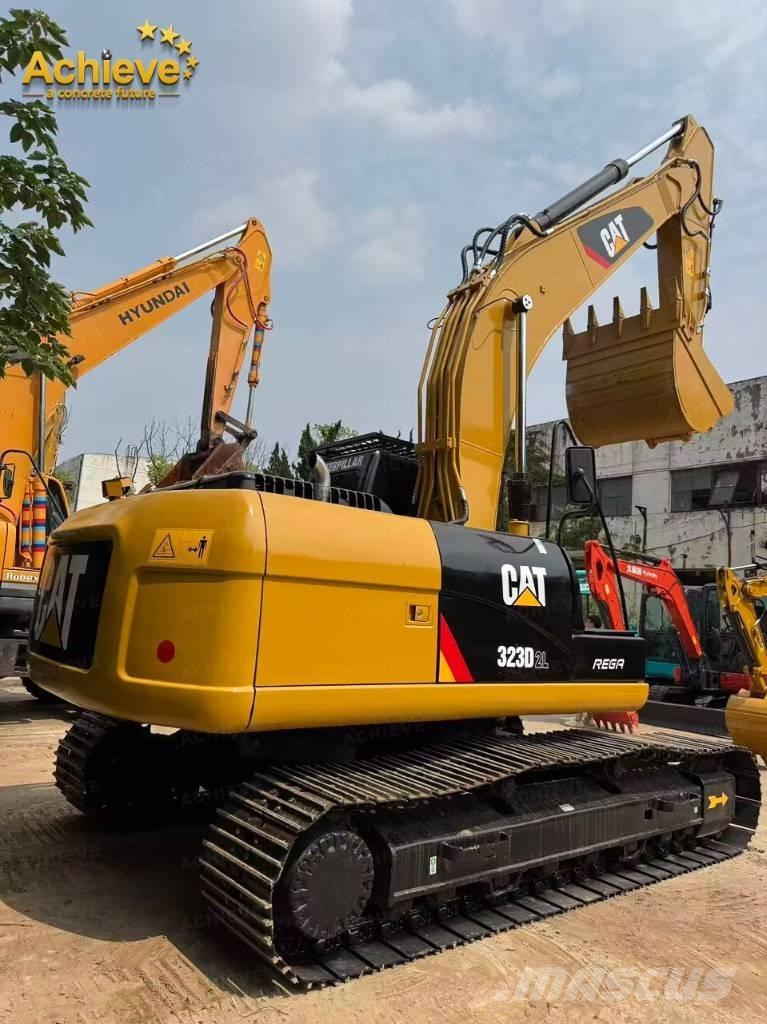 CAT 323D2L Raupenbagger