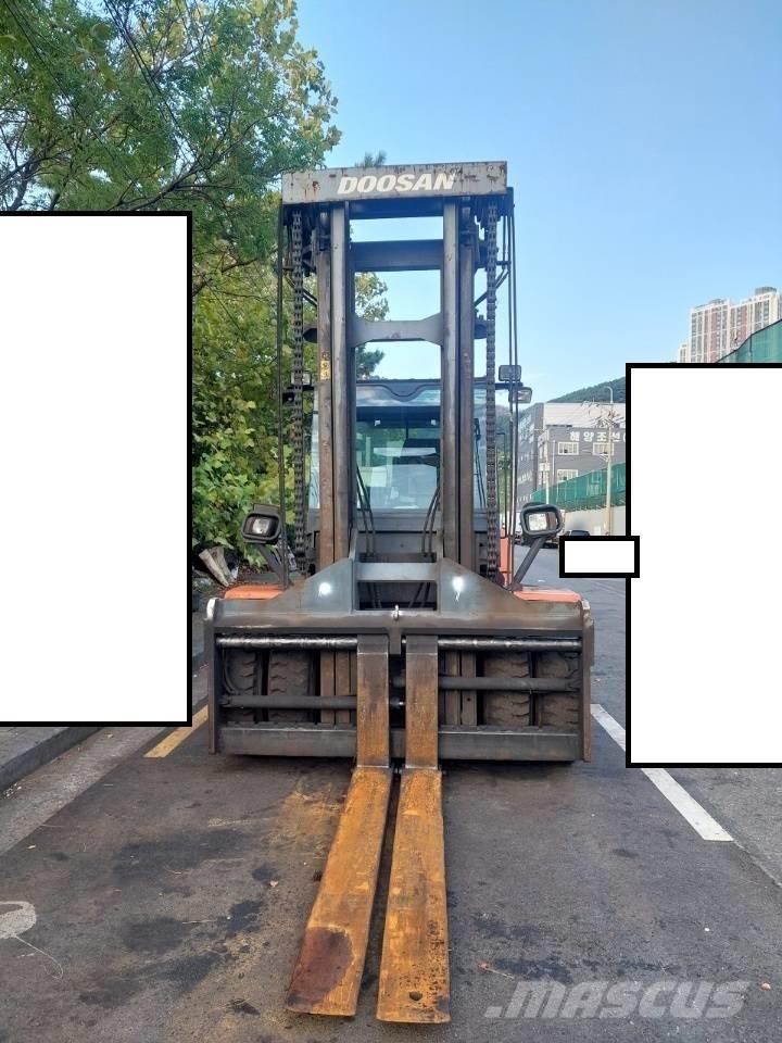 Doosan D 160 S-5 Diesel Stapler