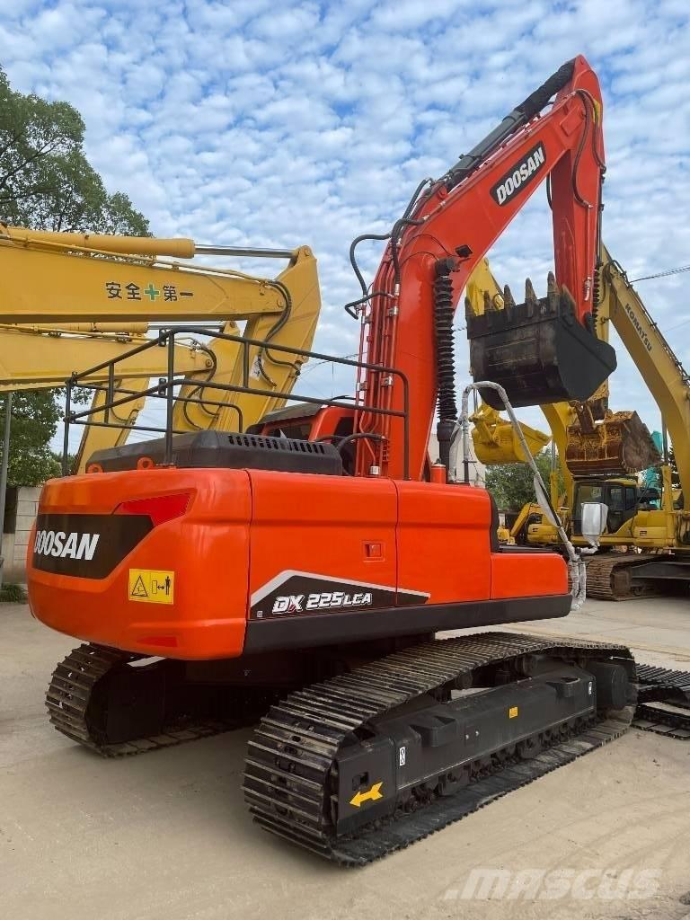 Doosan DX 225 Midibagger  7t - 12t