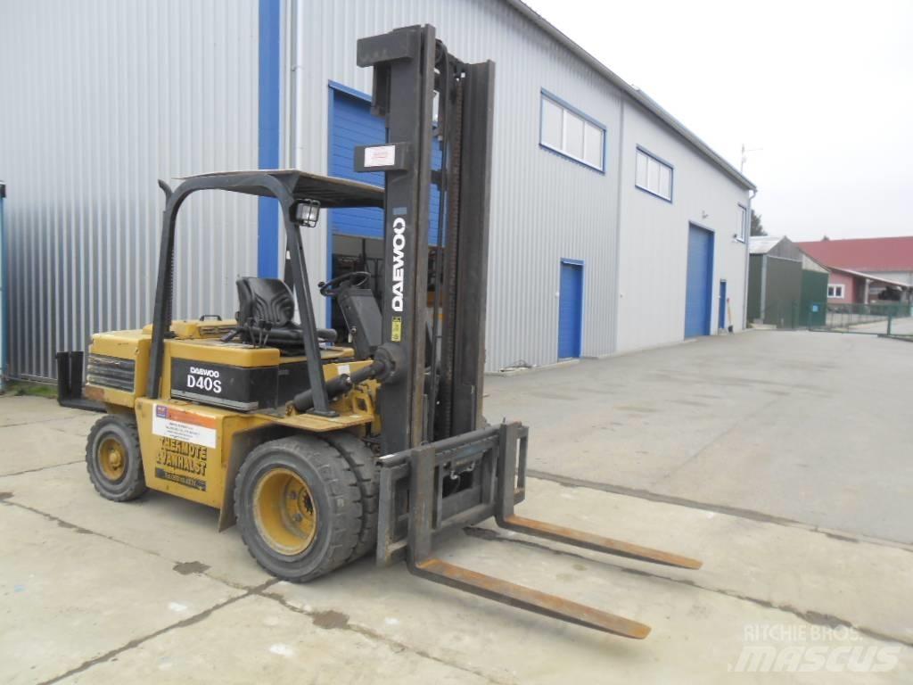 Daewoo Doosan D 40S Diesel Stapler