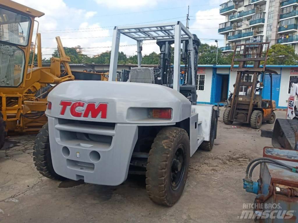 TCM FD 100 Diesel Stapler
