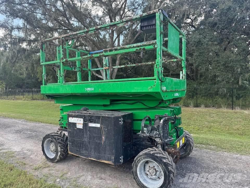 Genie GS 2669 RT Scheren-Arbeitsbühnen