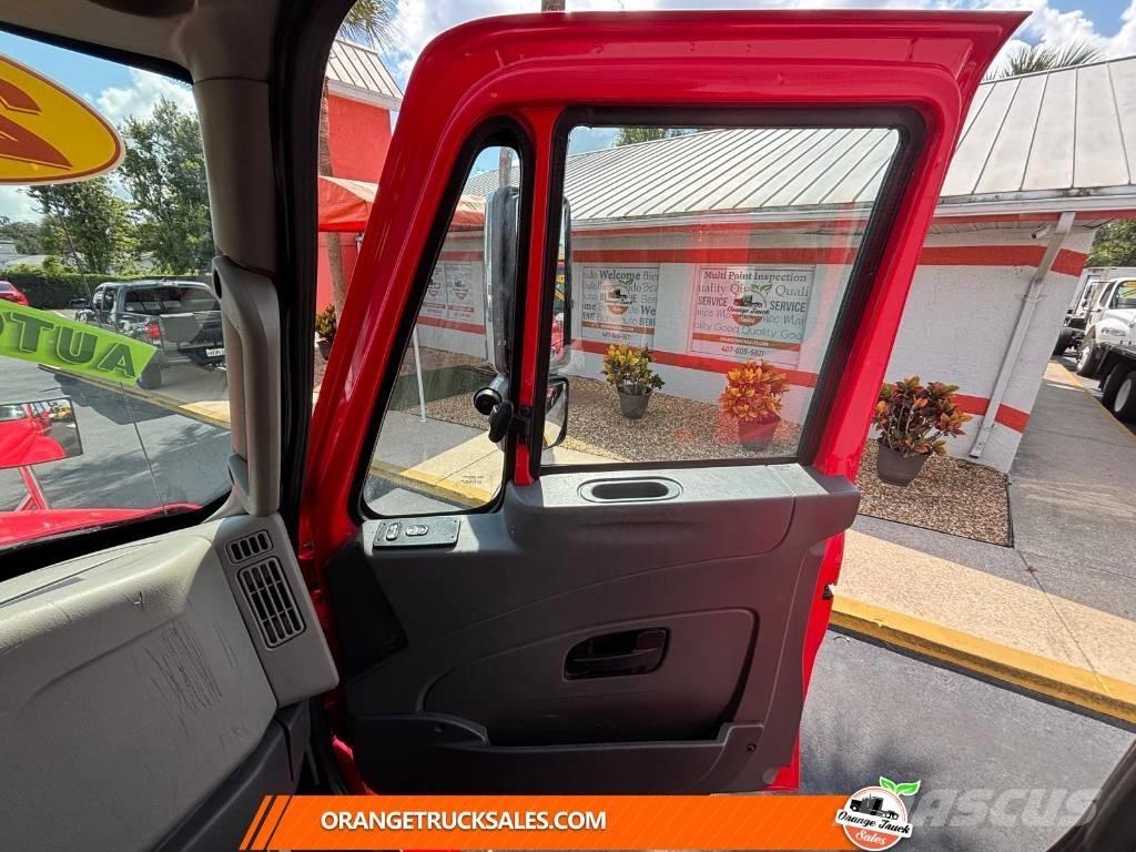 International 4300 Kastenaufbau