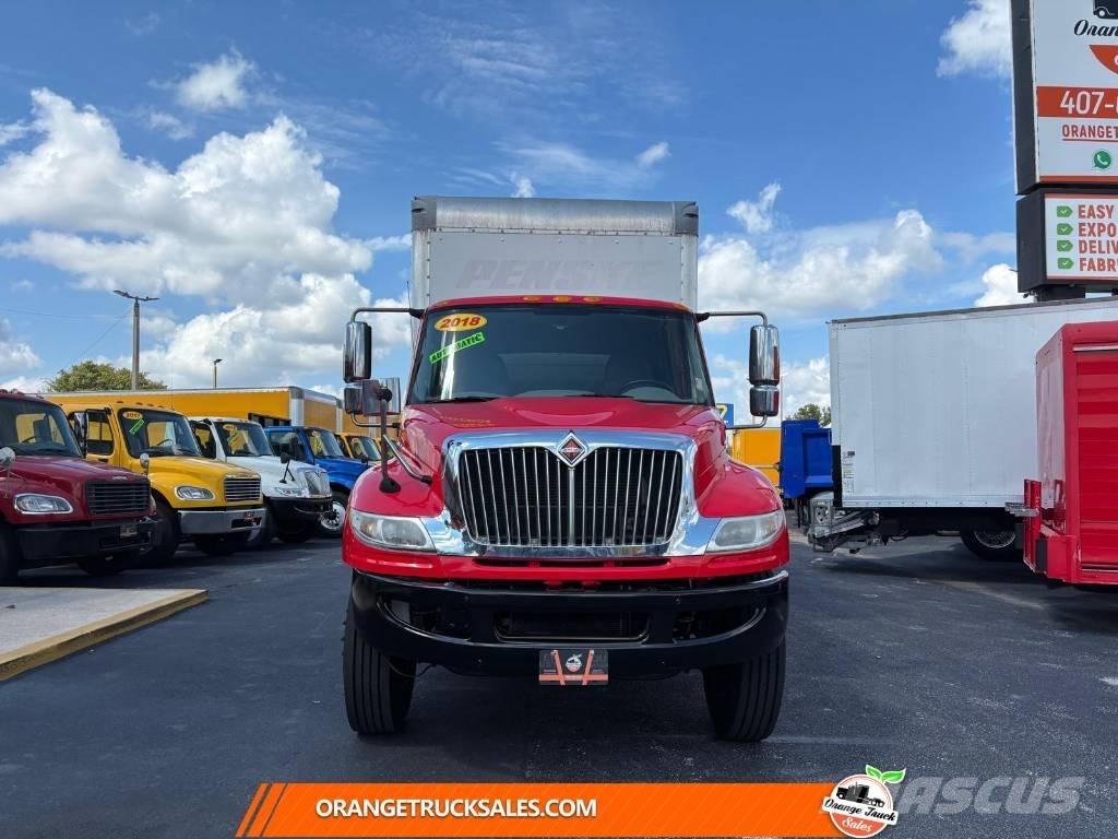 International 4300 Kastenaufbau