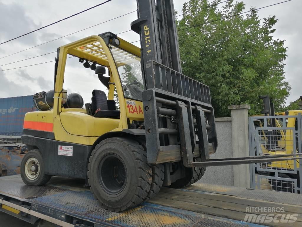 Hyster H5.5FT Gas Stapler