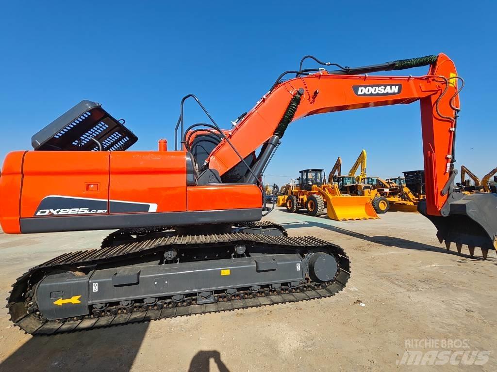 Doosan DX 225 LC Raupenbagger