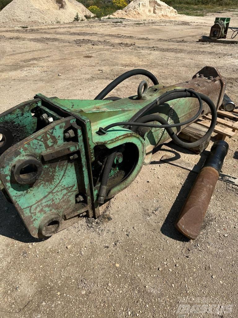 Montabert V 32 Hammer / Brecher