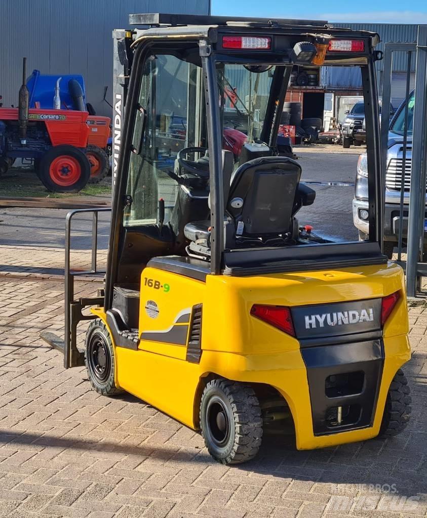 Hyundai 16 B-9 Elektro Stapler