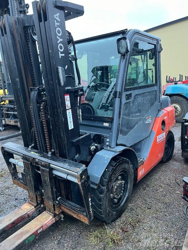 Toyota 40-8FD40N Diesel Stapler
