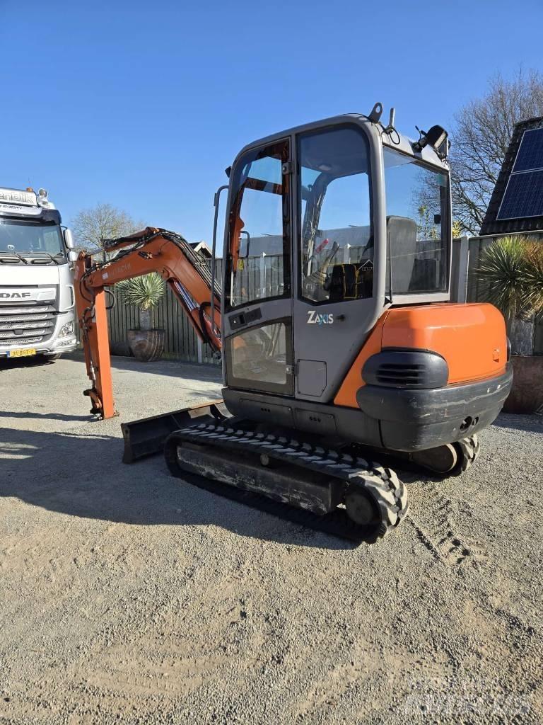 Hitachi ZX 30 Minibagger < 7t