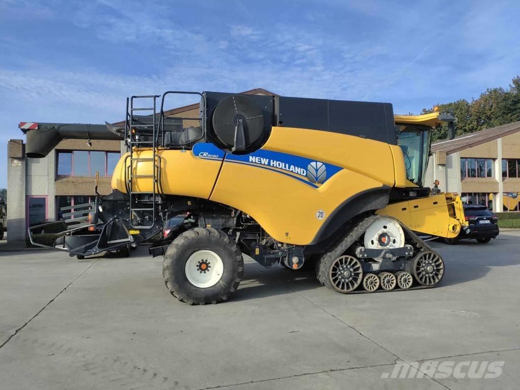 New Holland CR 9090 Mähdrescher