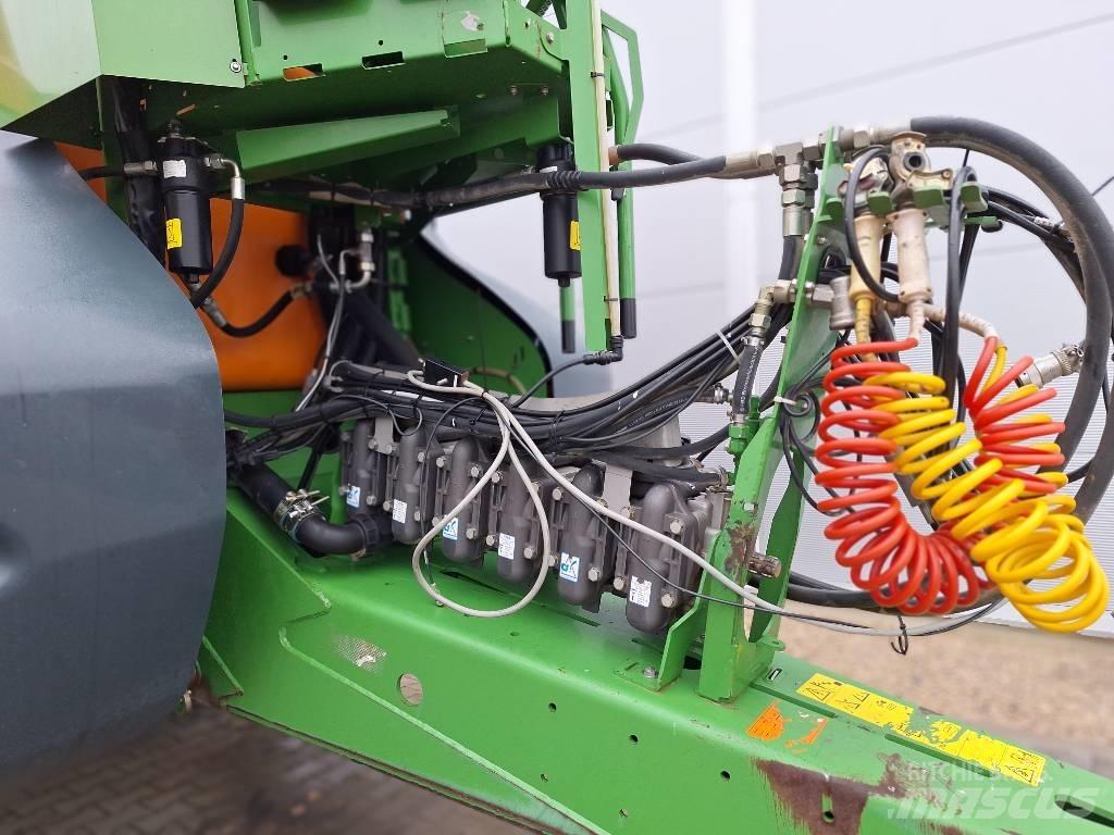 Amazone UX 11200 Anhängespritzen