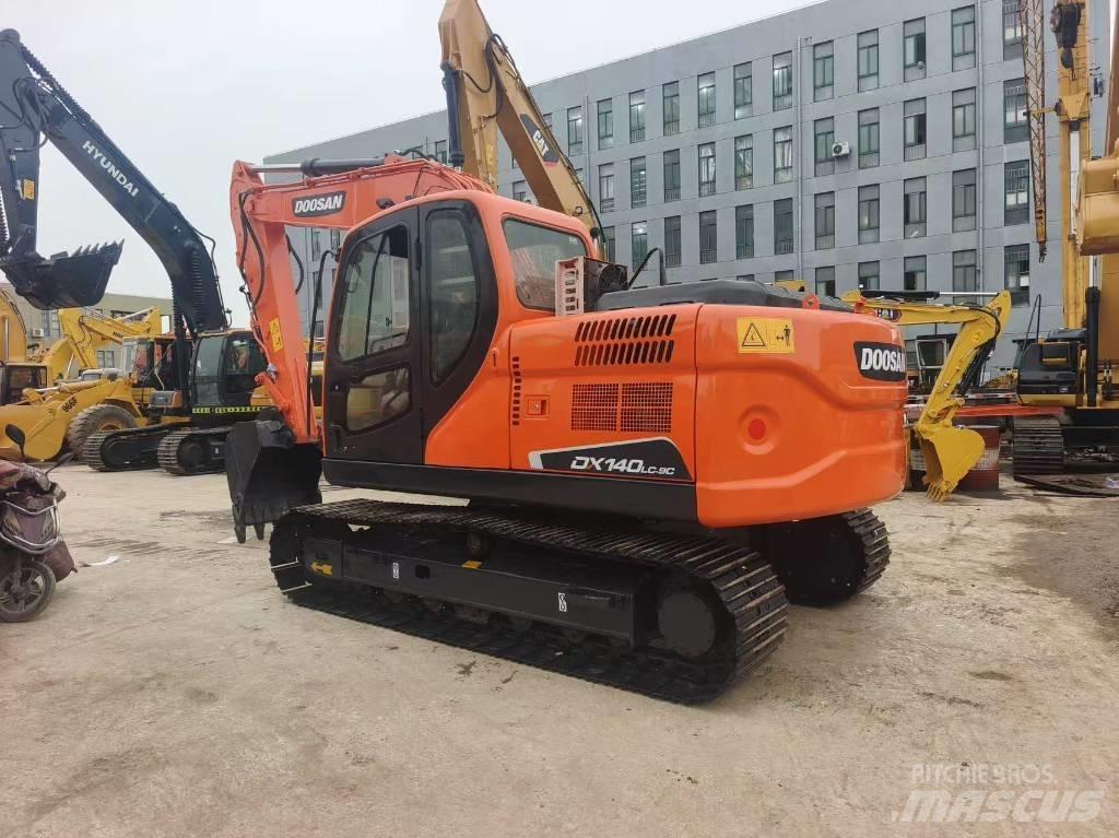 Doosan DX 140 Raupenbagger