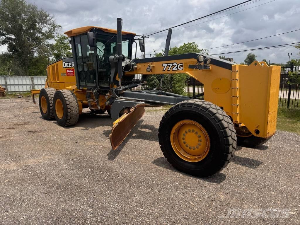 DEERE 772G Grader