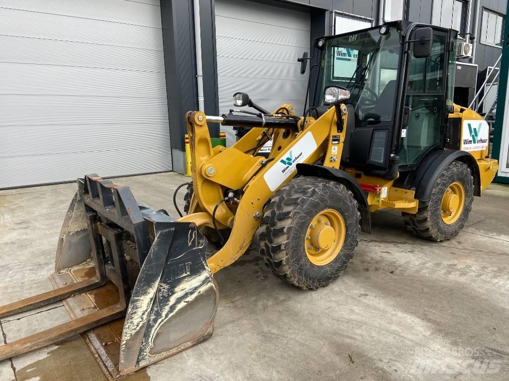 CAT 906 Radlader
