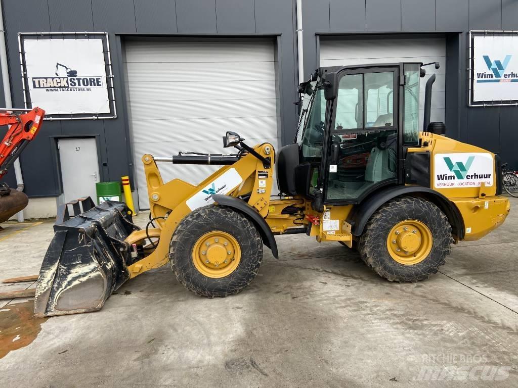 CAT 906 Radlader