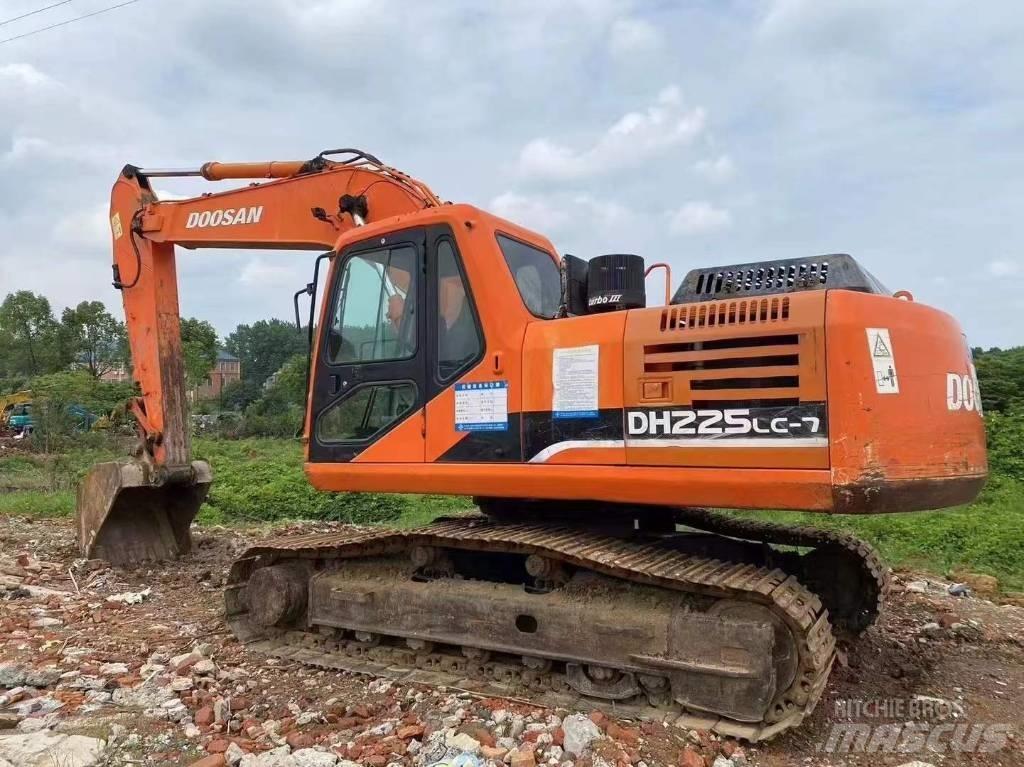 Doosan DH 225 LC-7 Raupenbagger