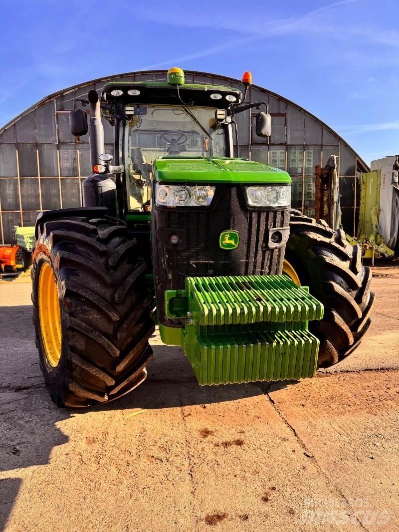 John Deere 8320 R Traktoren