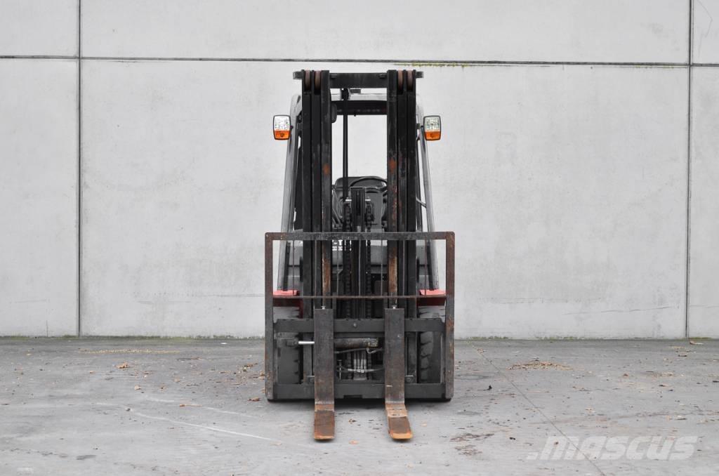 Manitou MI 30 D Diesel Stapler