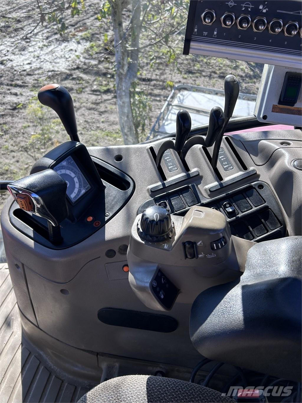 CASE Maxxum 125 Traktoren