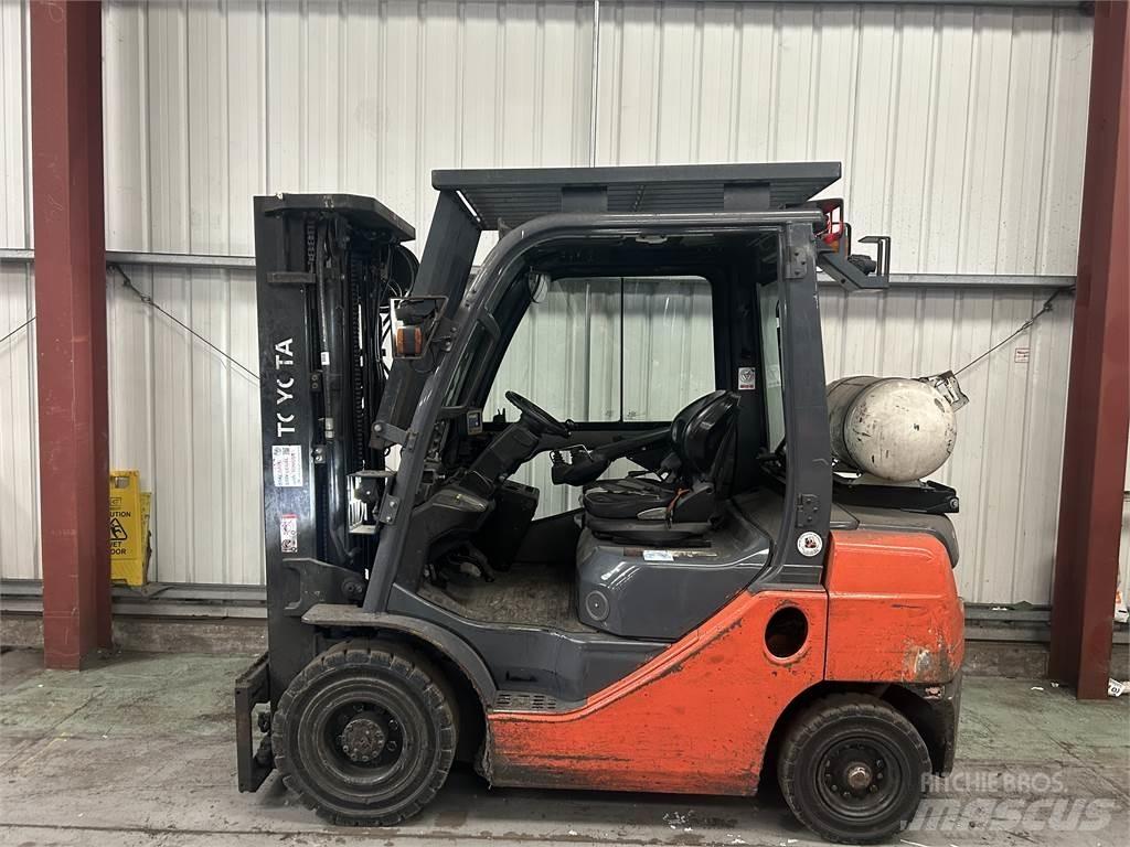 Toyota 02-8FGF25 Gas Stapler