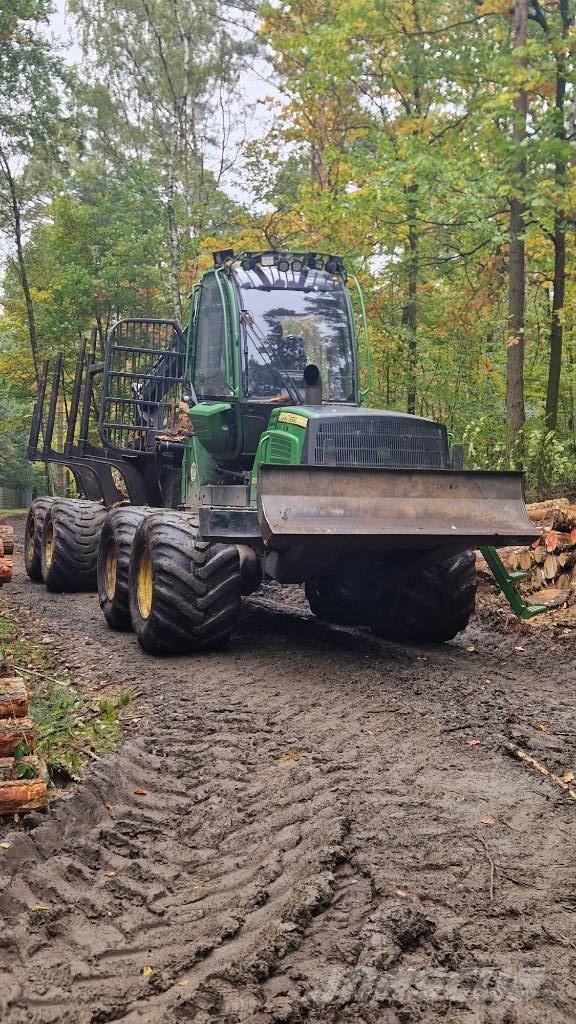 John Deere 1010 E Forwarder