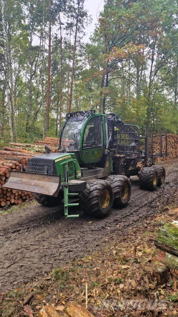John Deere 1010 E Forwarder
